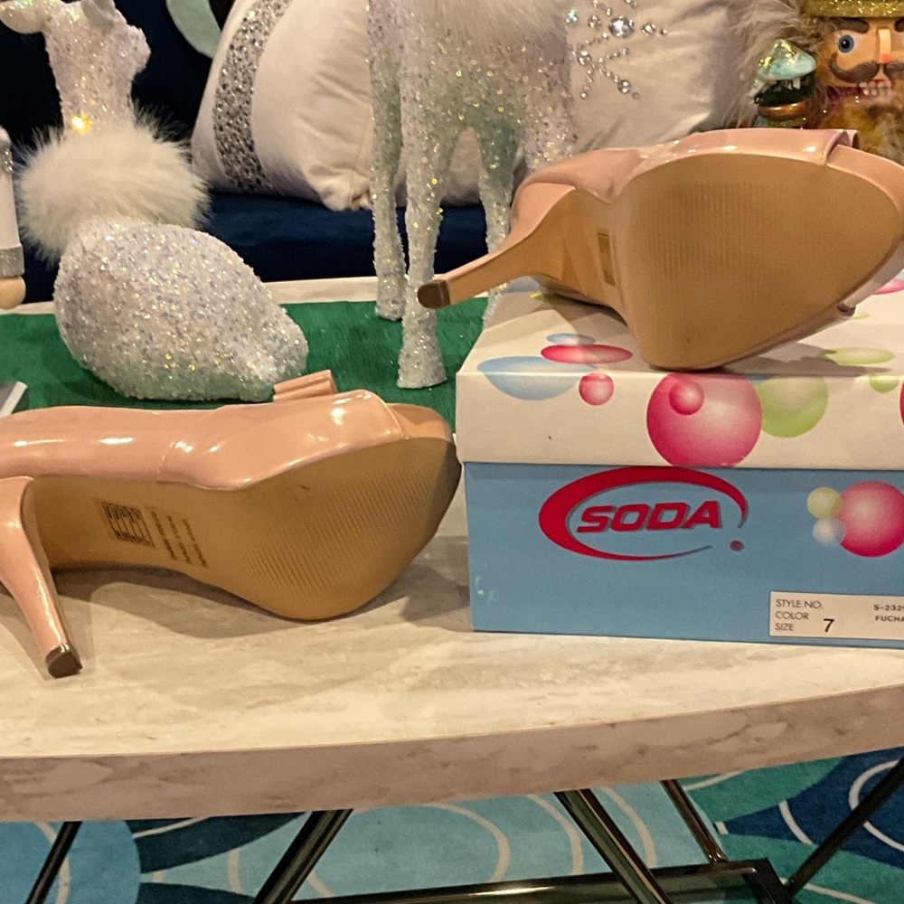 Women's Bow Peep Toe Heels - Cream - Picture 5 of 6